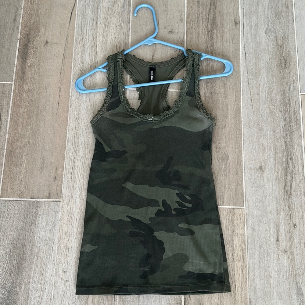 Razorback tank top